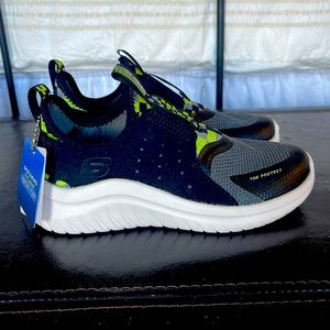 Sketchers kids mega craft size 12 shoes. Brand new!